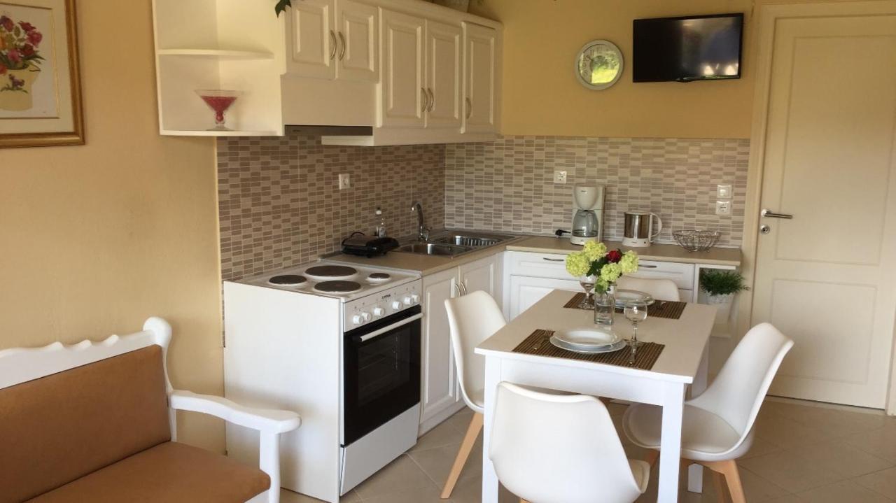 Villa Tina Country Beach Apartments Akharávi Eksteriør bilde